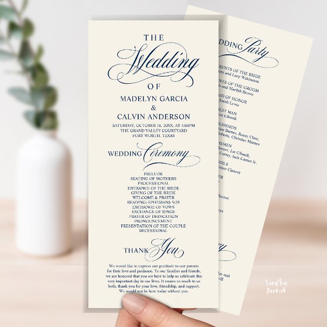 Elegant Klassisk Marinblå Bröllopsceremoni Ordning Program (Elegant Classy Gold Script Wedding Ceremony Order Program Card in Navy Blue Ivory)