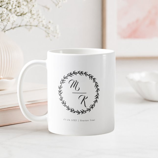 Elegant Klassisk Monogram Svart Krans Kaffemugg (Elegant Classic Monogram Black Wreath Coffee Mug)