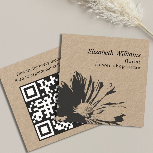 Elegant Kraft Dark Floral Pattern Florist QR code Fyrkantigt Visitkort (Skapare uppladdad)