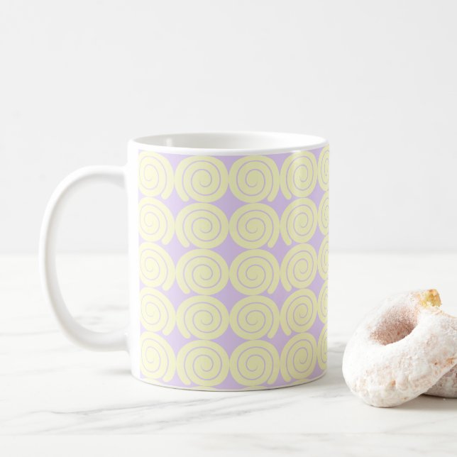 Elegant krämvirvelmönster kaffemugg (Med munk)