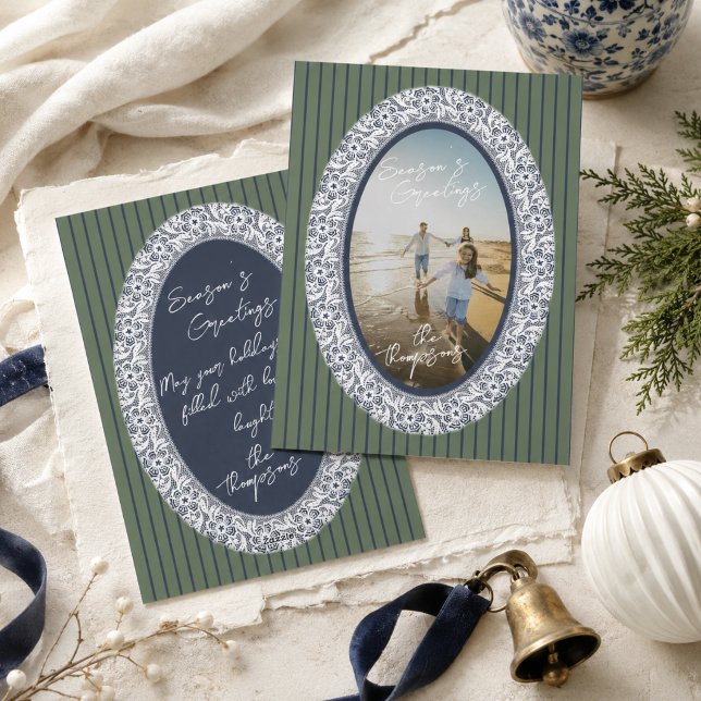 Elegant kustblå kineseri oval ram fotot  julkort (Elegant Coastal Blue Chinoiserie Oval Frame Photo Holiday Card)