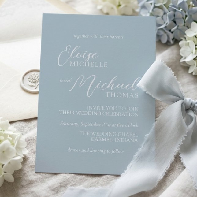 Elegant kustnära blå skrift bröllopsinbjudan inbjudningar (Elegant Coastal Blue Script Wedding Invitation)