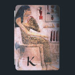 ELEGANT KVINNA, MODE OCH ANTIKENS EGYPTEN iPad MINI SKYDD<br><div class="desc">Elegant och klassi monogramdesign, vacker kvinna med jaguar päls-klänning från gammal Egypten.Antique Egyptian Fine Art, polychrome Mural wall relief in rosa, orange, brun, svart färg.Denna coola och konstnärliga bild är perfekt för mode designers hårstylist, hårfrisör, kostumörer, mode, kläddesigners, boutikägare, teaterkonst, konstnärer. Arkeologer, teaterskådespelare, modeller, kosmetiker, kosmetologer, krigsherrar, underhållningsbranschen och andra...</div>