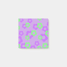 Elegant kvinnlig lila neon grön blomma vår