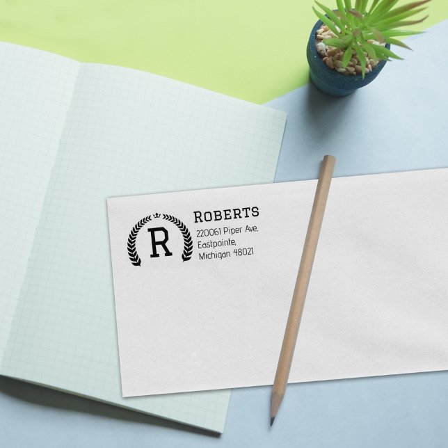 Elegant Laurel Monogram Anpassningsbar Returadress Stämpel (Skapare uppladdad)