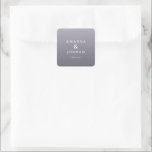Elegant Lavendel Tacksamhetskort Fyrkantigt Klistermärke<br><div class="desc">Denna wedding-klistermärke har en minimalistisk design med en övergångs bakgrund som går från ljust till mörkt lavendel, vilket skapar en lugnande och elegant estetik. Den centrerade kompositionen framhäver fet seriff-typografi för namnen "Amanda & Jordan", sammankopplade med ett stilrent et-tecken, medan frasen "tack" är skriven i ett enkelt sans-serif-tecken nedan. Den...</div>