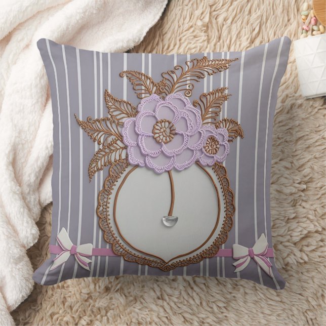 Elegant lavendelblommig spets & ränder kudde (Filt)