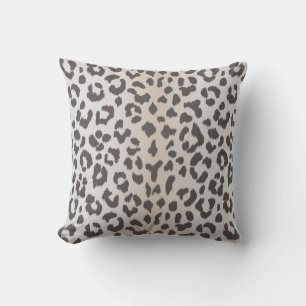 Elegant leopard med monogram kudde