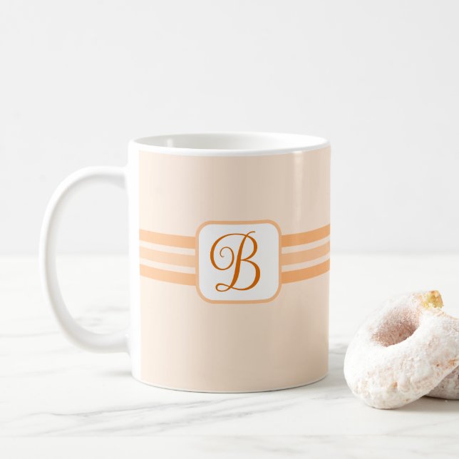 Elegant Light Orange Stripe Finare Initial Kaffemugg (Med munk)