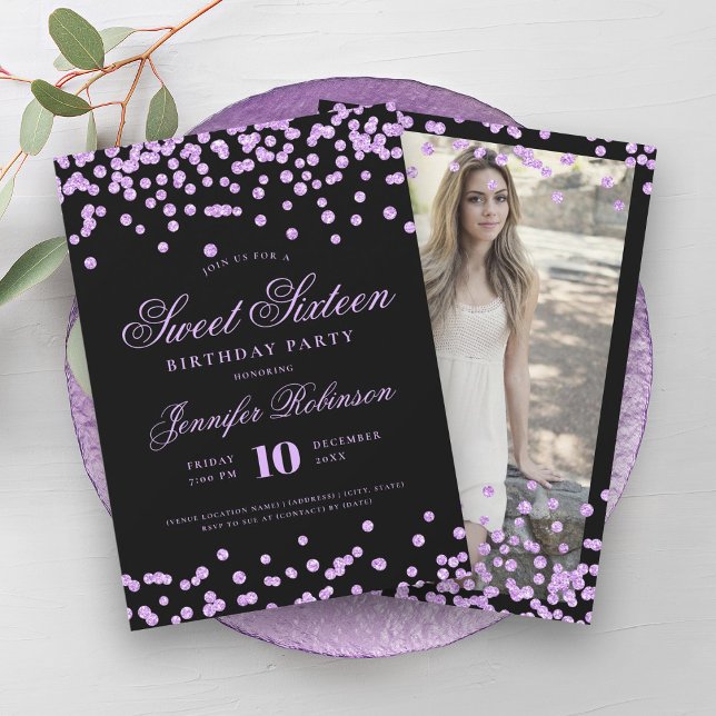 Elegant Lila Black Confetti Photo Sweet 16 Inbjudningar (Elegant Purple Black Confetti Photo Sweet 16 Invitation)