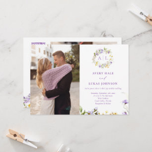 Elegant Lila Blommigt Monogram Photo Bröllop Inbjudningar
