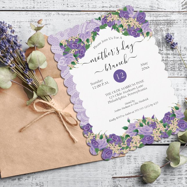 Elegant Lila Blommigt Snöre Mors dag Brunch Inbjudningar (Elegant Purple Floral and Lace Mother's Day Brunch Invitation -Print and/or Digital Download Version)