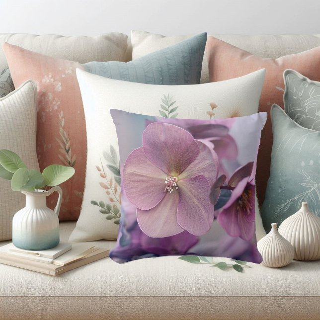 Elegant Lila blommor Soft Dekorativ kudde (Elegant Purple Flowers Botanical Modern Watercolor Throw Pillow)