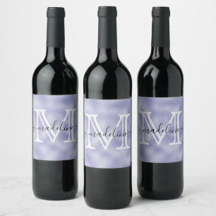 Elegant lila chamoix-folie med monogram vinflaska etikett