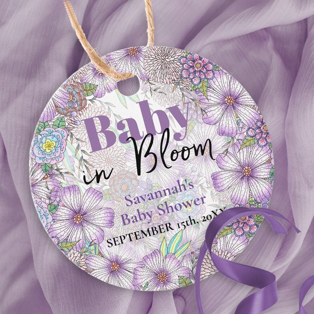 Elegant Lila Garden Flowers Baby i Bloom Gåvor Etiketter (Skapare uppladdad)