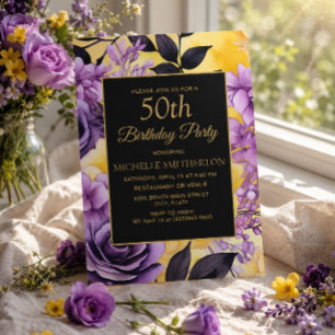 Elegant lila gul blomstergestaltning 50-årsdag inbjudningar