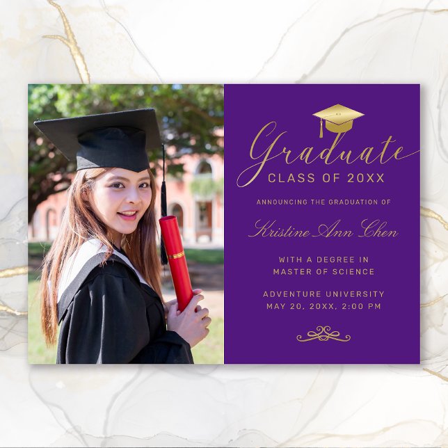 Elegant Lila Guld Formell Script Photo Studenten Meddelande (Elegant Purple Gold Calligraphy Photo Graduation Announcement)