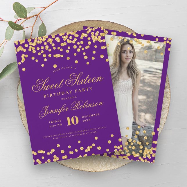 Elegant Lila Guld Konfetti Fotosötat 16 Inbjudningar (Elegant Purple Gold Confetti Photo Sweet 16 Invitation)