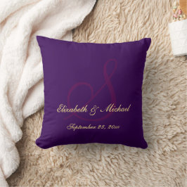 Elegant Lila Monogram Bride Groom Bröllop Pillow Kudde