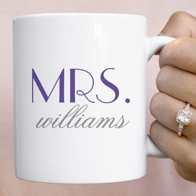 Elegant lila Mrs bröllopsmonogram Kaffemugg (Skapare uppladdad)