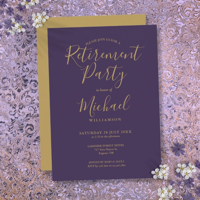 Elegant lila och guld skript pensionsfest inbjudningar (Elegant Purple And Gold Script Retirement Party Invitation)