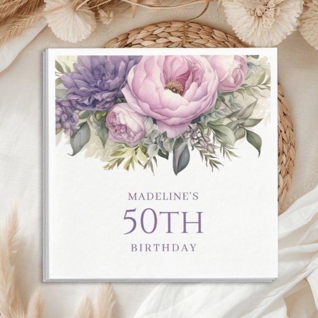 Elegant lila rosa blommig 50-årsdag pappersservett (Elegant purple watercolor floral and greenery birthday party paper napkins)