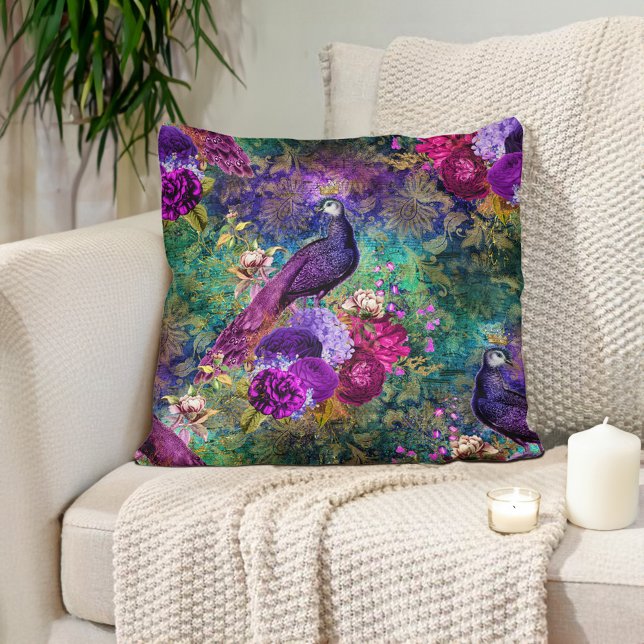 Elegant lila turkos påfågel Blommig Kudde (Elegant purple and emerald green peacock pillow)