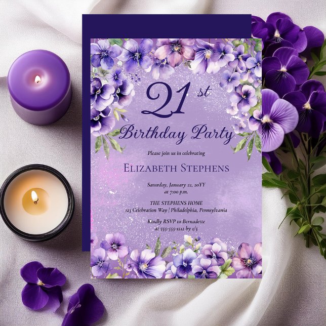 Elegant Lila Violets Blommigt 21: a födelsedagen P Inbjudningar (Elegant Purple Violets Floral 21st Birthday Party Invitation)