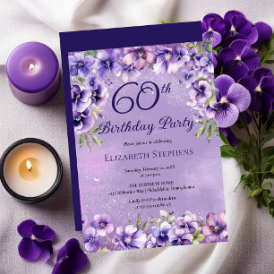 Elegant Lila Violets Blommigt 60:e Födelsedagsfest Inbjudningar