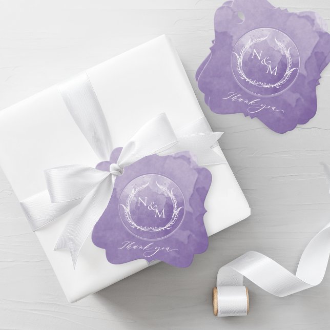 Elegant Lila Watercolor Monogram Bröllop Gåvor Etiketter (Skapare uppladdad)