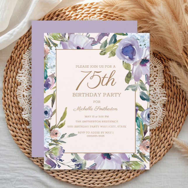 Elegant Lilac Lila Blommigt Greenery 75:e Birthday Inbjudningar (Purple watercolor floral 75th birthday party invitation)