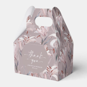 Elegant Lilac Lily Wedding Favor Box Presentaskar