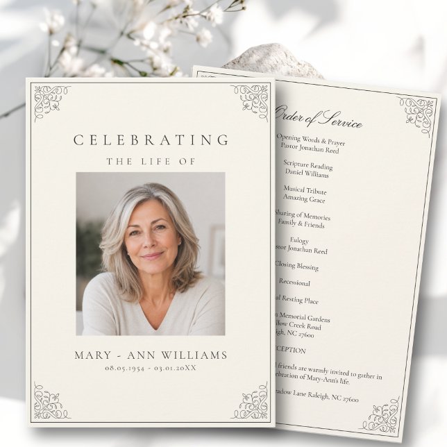 Elegant Livs firande Foto Begravningsprogram Inbjudningar (Elegant Celebration of Life Photo Beige Funeral Program)