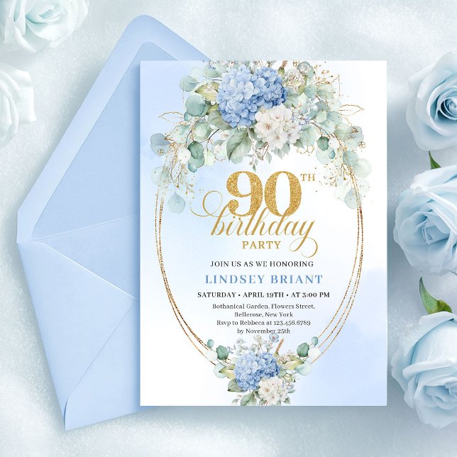 Elegant ljusblå blomsterguld inbjudan till 90-årsf (Chic Light Blue Floral Gold 90th Birthday Invitation)