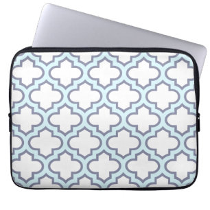 Elegant ljusblå marockansk quatrefoil-mönster laptop fodral