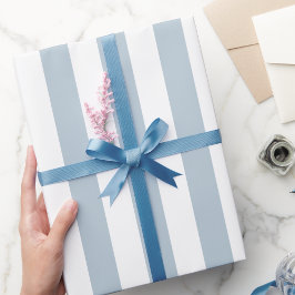 Elegant ljusblå och vit randig mönster presentpapper