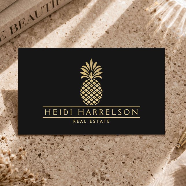 Elegant Logotyp med Guldananas på Svart Visitkort (Skapare uppladdad)