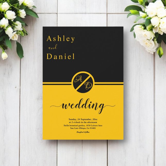 Elegant Luxury Black och Guld Monogram Bröllop Inbjudningar (Skapare uppladdad)
