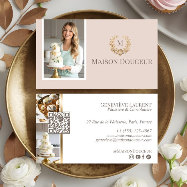Elegant Luxury Home Baker Floral Crest Monogram  Visitkort (Elegant Luxury Home Baker Floral Crest Monogram Business Card)