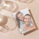 Elegant Luxury Vellum 3 Photo Black White Bröllop Inbjudningar<br><div class="desc">En helt underbar, formell inbjudan till fotobröllop med svart och vitt, med faux vellum (digital effekt) lagrar under typen! Baksidan har två bilder till i förlovningen. Om du vill göra den här utformningen ännu mer unik bör du överväga att skriva in året med romerska siffror. Utformningen är elegant, lyxig och...</div>