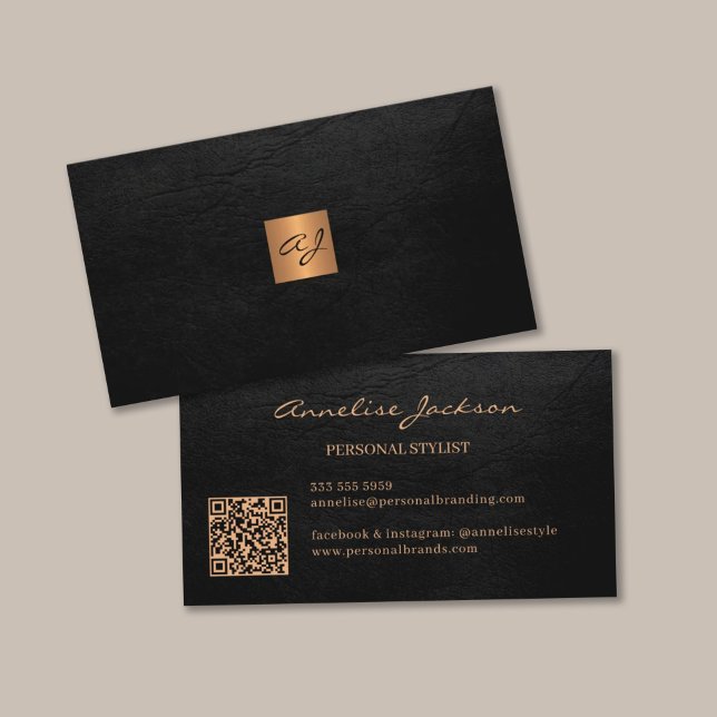 Elegant lyx guld svart monogram QR-kod Visitkort (The leather is PRINTED, IT IS NOT REAL LEATHER)