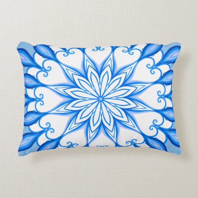 Elegant Mandala Boho Mediterranean White and Blue Prydnadskudde (Framsidan)
