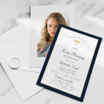 Elegant marin och guld LPN-sjuksköterska med pinni Inbjudningar<br><div class="desc">En elegant sjuksköterska som sätter på ett inbjudningskort med faux guld och marin gräns. Textinformationen och bilden kan vara personlig.</div>