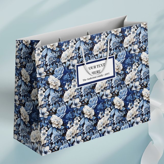 Elegant marinblå elfenbensvitt blomsterprakt luxuö (Make every gift feel extra special with this elegant gift bag, featuring an opulent design of navy b)