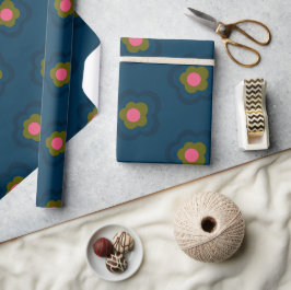 Elegant marinblå het rosa blommig Fira födelsedag Presentpapper