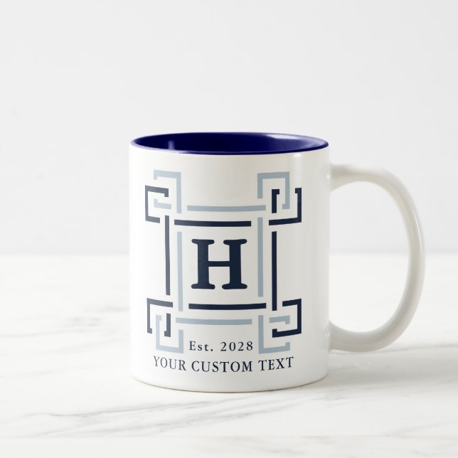 Elegant marinblå kustnära grekisk nyckelmonogram Två-Tonad mugg (Höger)