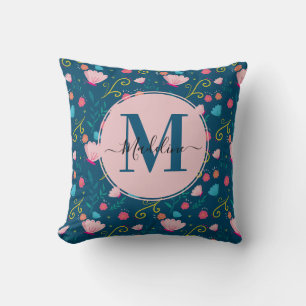 Elegant marinblå rosa fjäril blomma monogram kudde