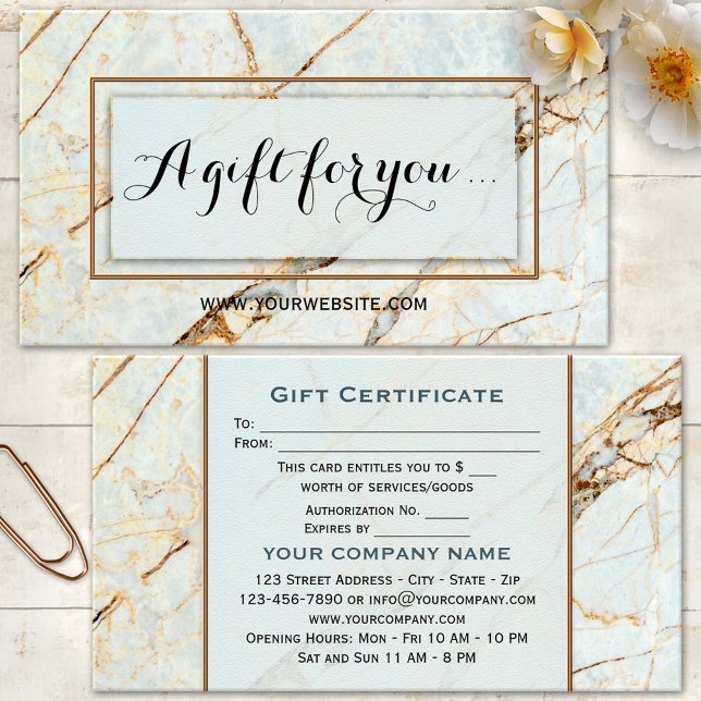 Elegant marmor skönhet presentkortsmall Mall Rabattkort (Gift certificate template business card featuring an elegant gold marble design - beauty - spa)
