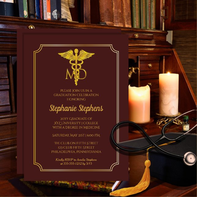 Elegant Maroon Guld MD Physician Studentfest Inbjudningar (Elegant Maroon and Gold Tone "MD" Physician | Doctor Graduation Announcement | Party Invitation)