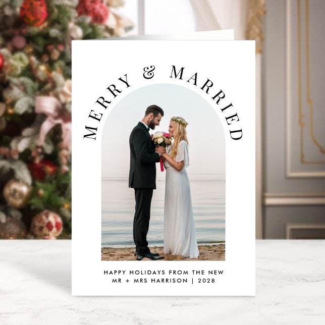 Elegant Married Merry Arch Photo jul Helgkort (A beautiful and unique photo card to announce your marriage to family + friends this holiday season)